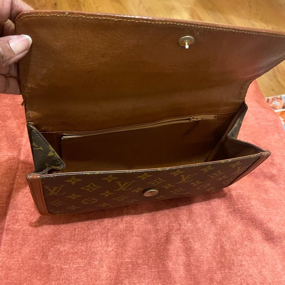 Louis Vuitton Vintage Monogram Clutch - Picture 11 of 12